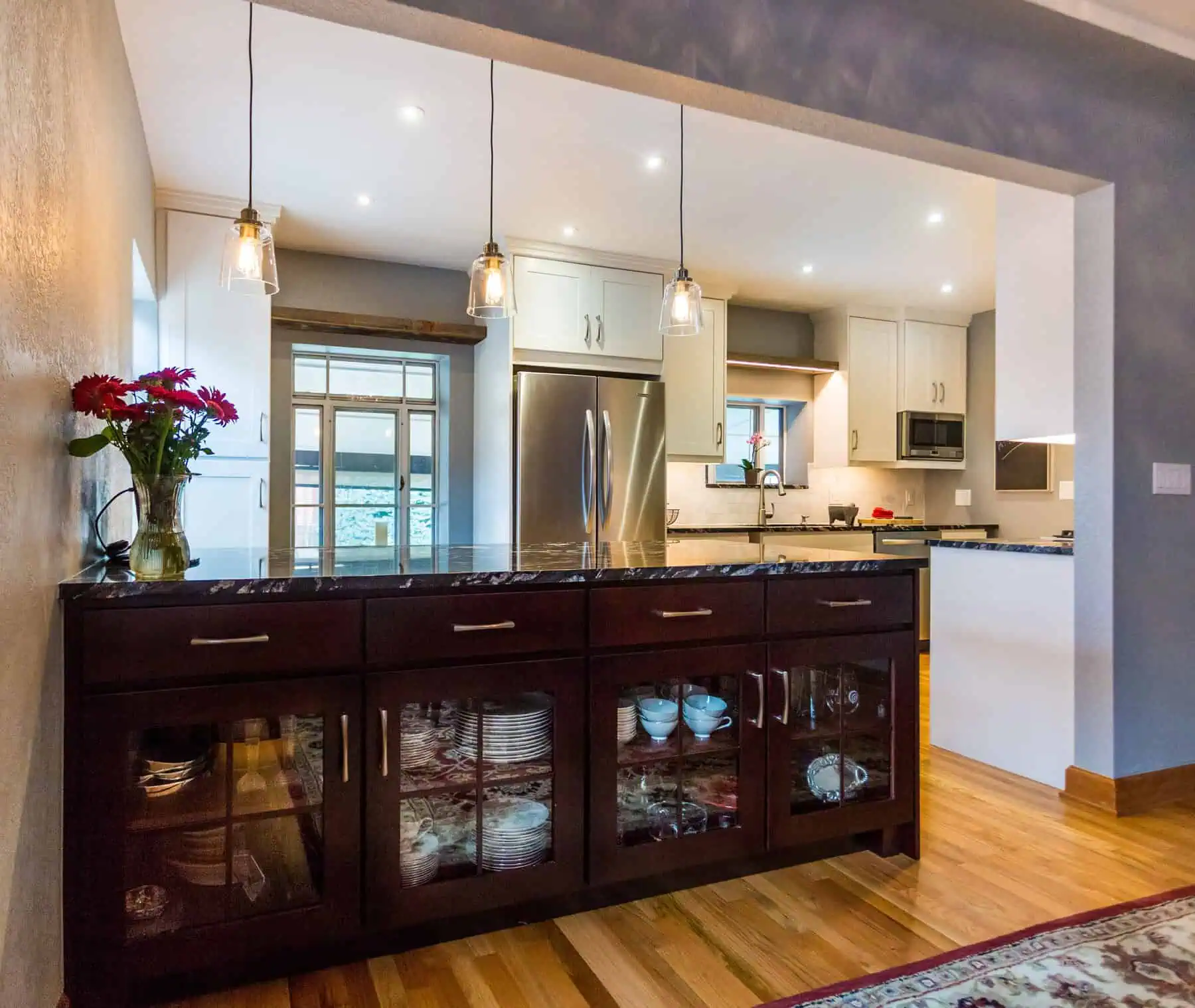 Modern kitchen with elegant design.